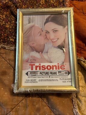 Trisonic Gold Picture Frame 4x6